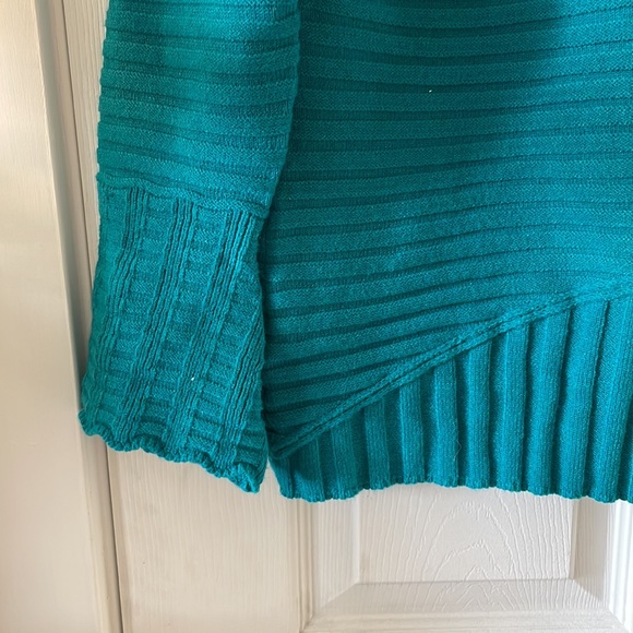 Slightly flawed turquoise tunic sweater cowl - Picture 2 of 6